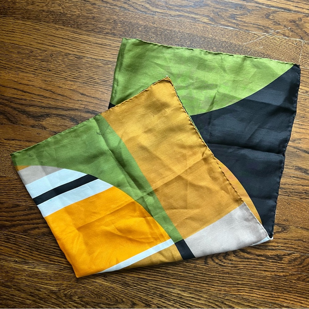5/$15 MUST BUNDLE Vintage Abstract Shapes Silk Scarf